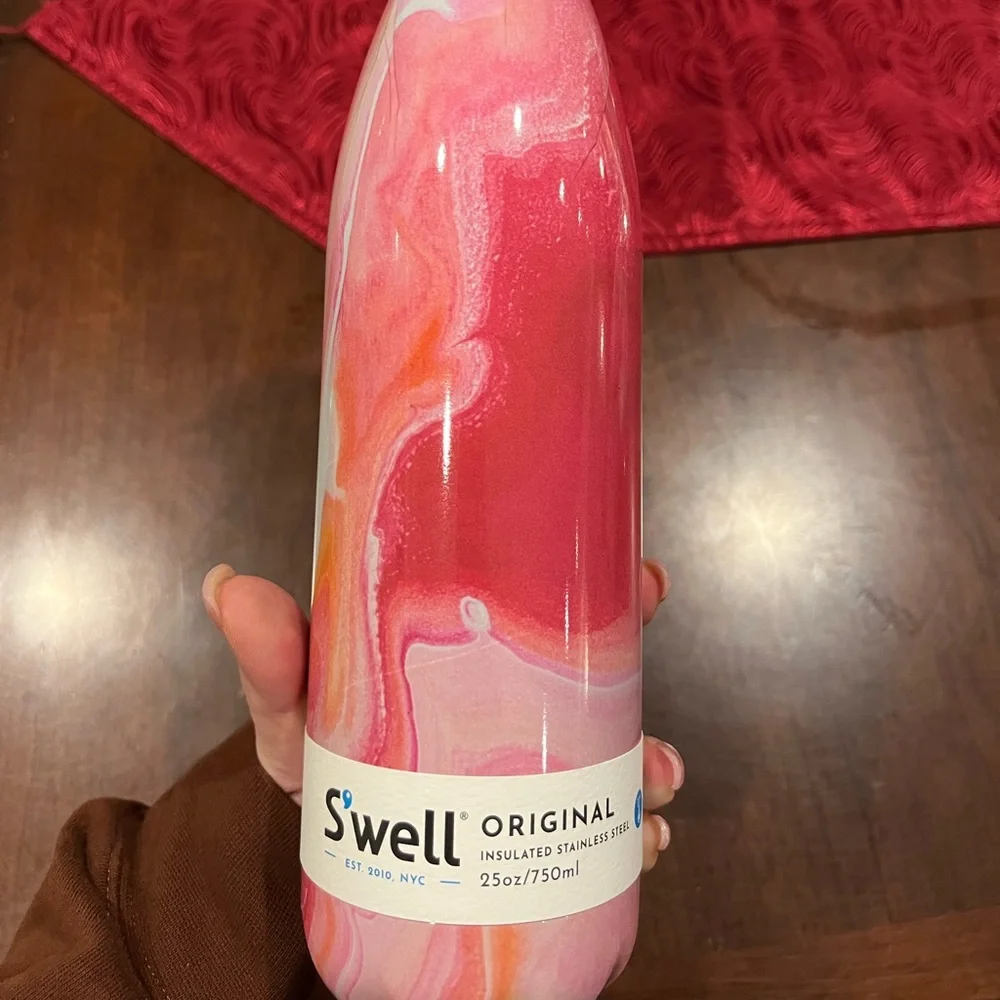 NWT S’well agate 25 oz water bottle - Picture 3 of 6